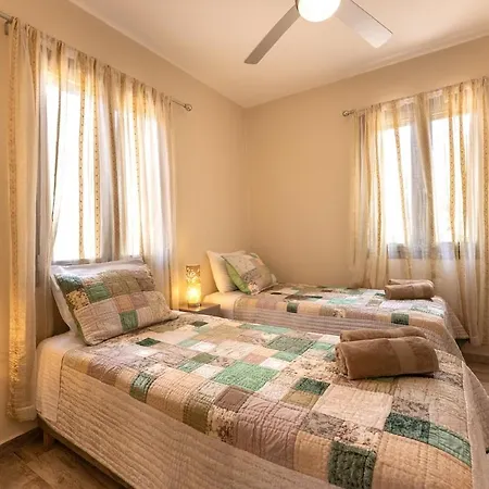 Casa Renta فيلة Metaxáta